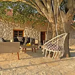Kostela Stone House בית נופש *