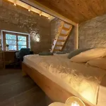Kostela Stone House بيت للعطل