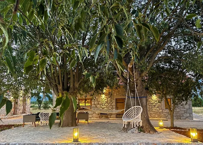 Kostela Stone House * Stolac